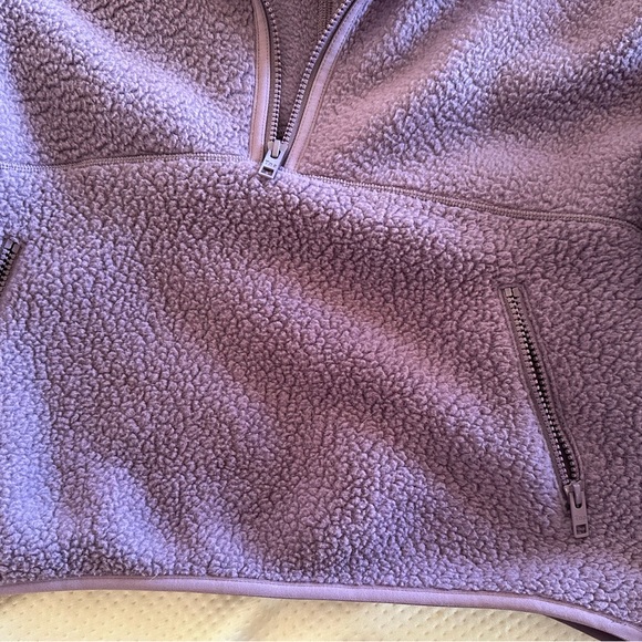 Aritzia 1/4 zip purple fleece with pockets - Picture 3 of 4